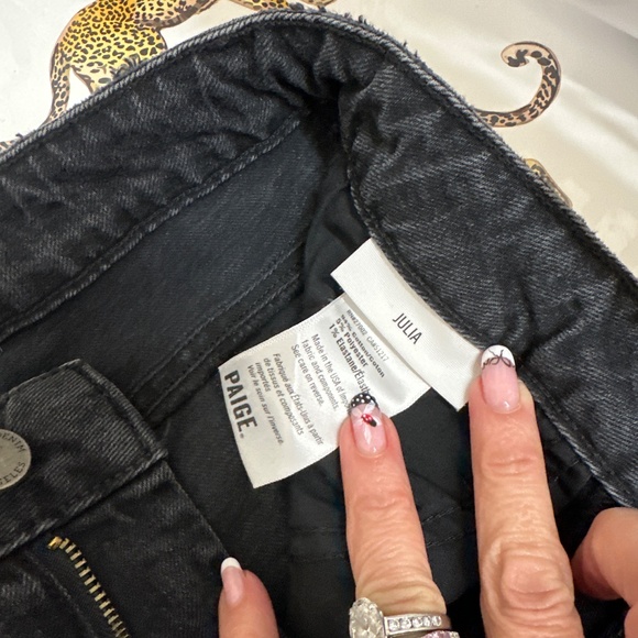 PAIGE Julia Jeans size 24 - black with pearl embellishments - Picture 3 of 5